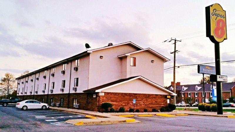 Super 8 By Wyndham Richmond/Chamberlayne Rd Hotel Exterior photo